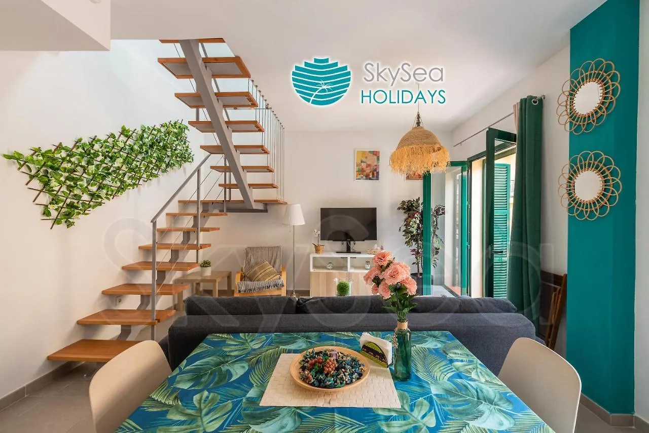 Skysea Holidays City Center Suites Málaga Apartment