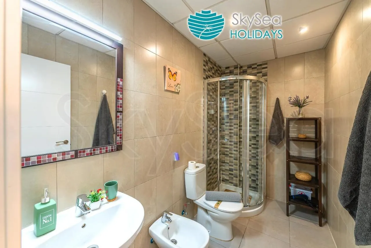 Skysea Holidays City Center Suites Málaga 0*,  España